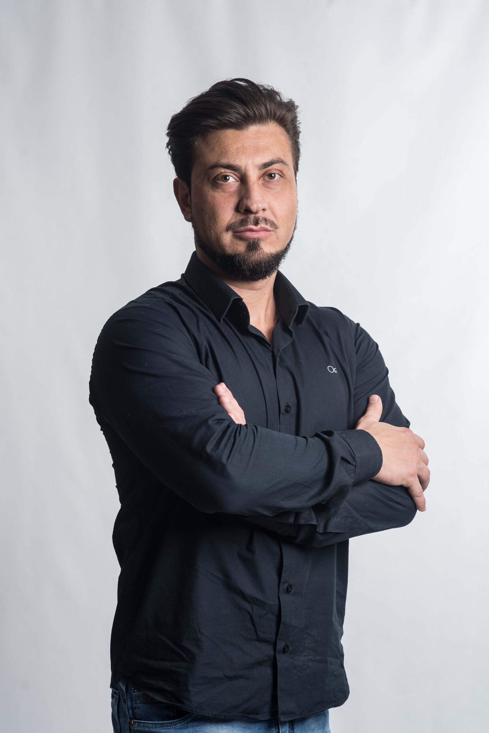 Prof. Jhoni Zini